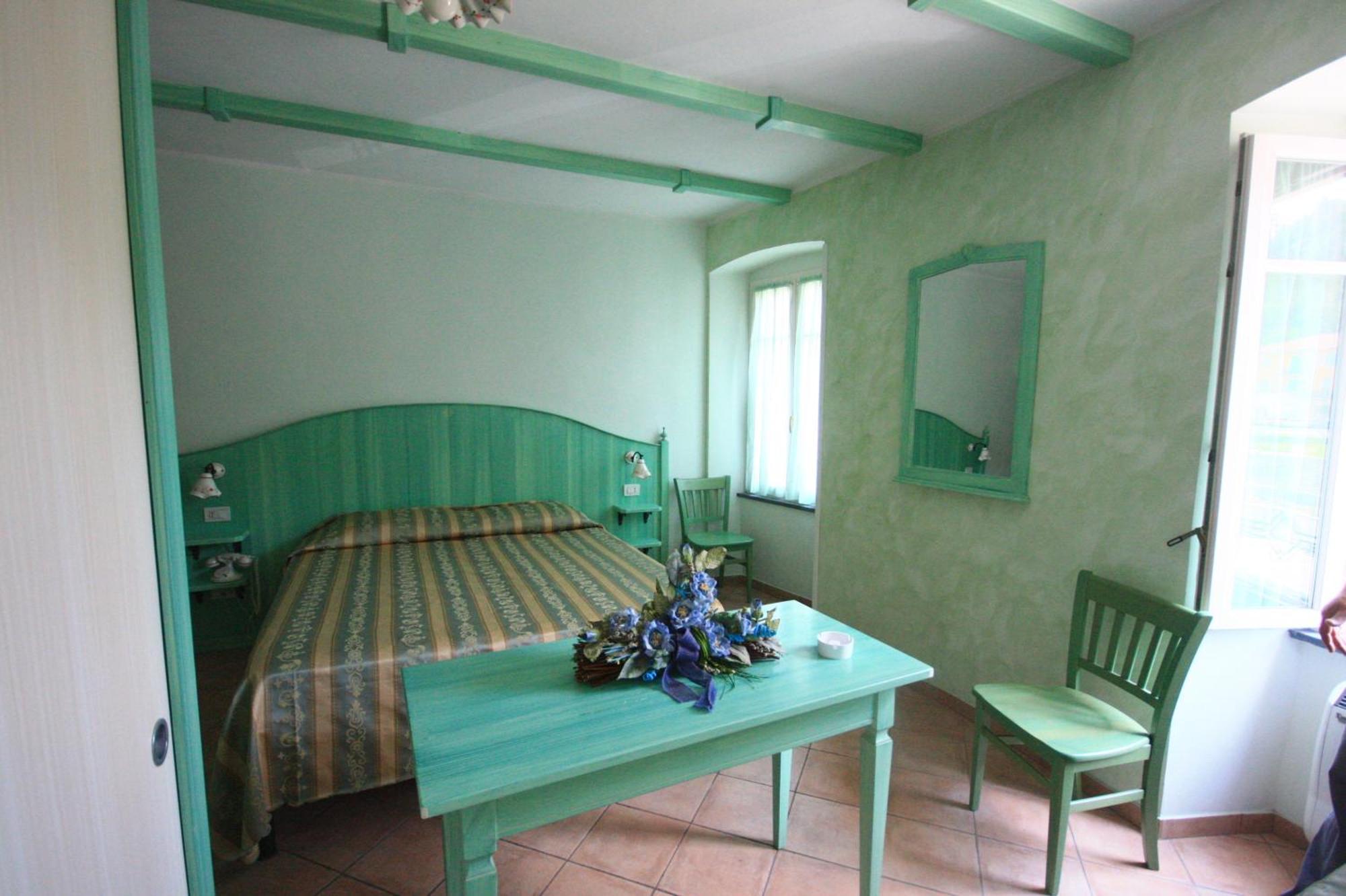 Albergo Belvedere Боргето ди Вара Екстериор снимка