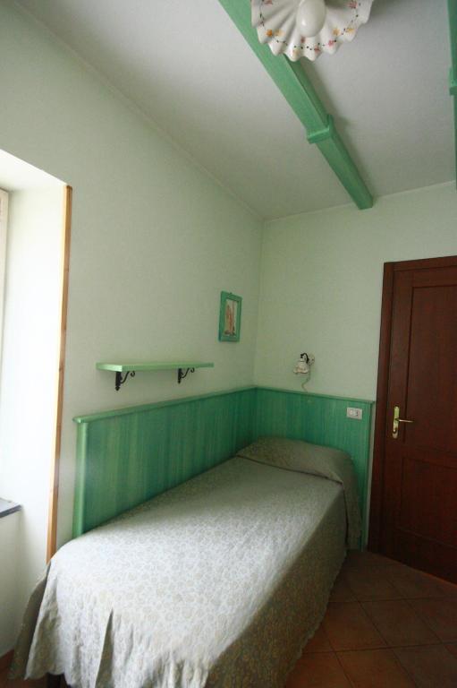 Albergo Belvedere Боргето ди Вара Стая снимка
